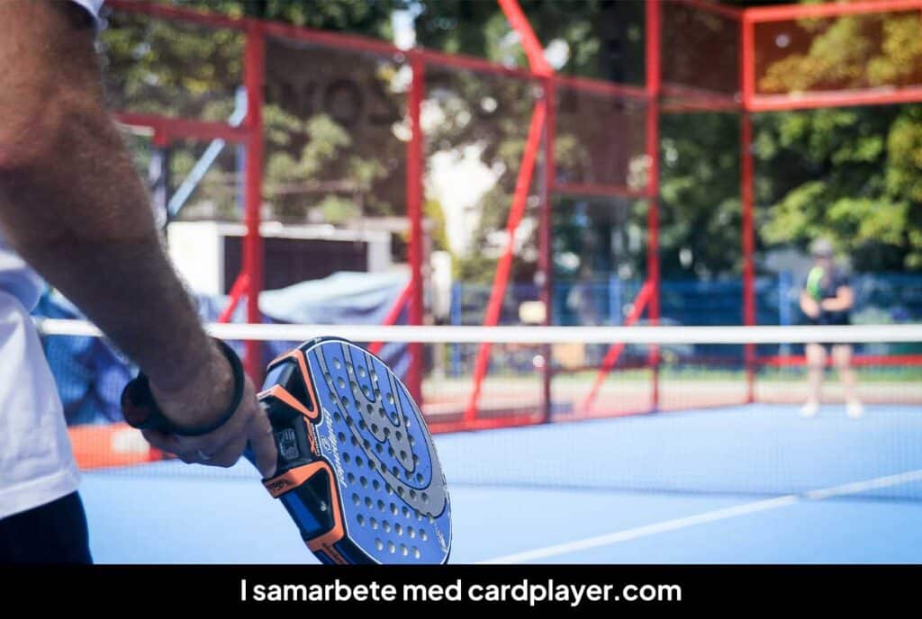 I samarbete med cardplayer.com